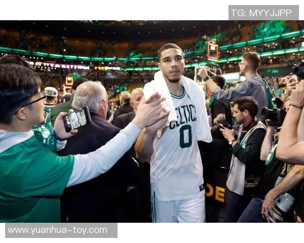 八卦爆料：塔图姆被曝与明星传出绯闻